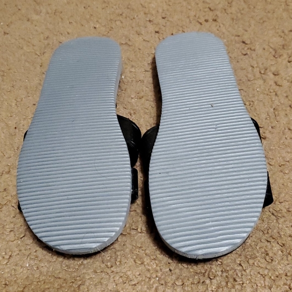 Acupressure sandals to help relieve pain - Picture 3 of 3